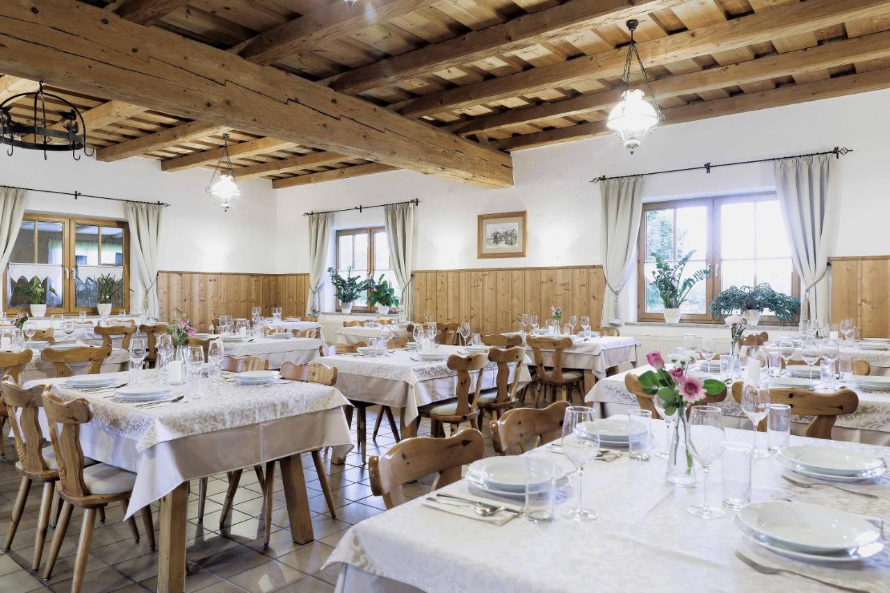 Landhof Lazarus Hotel Mooskirchen Bagian luar foto